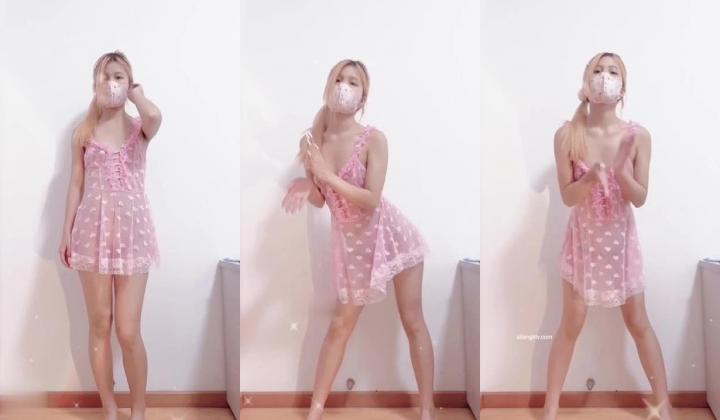 青春无敌 推特人气可甜可盐清纯活泼女神【董香】高价私拍，裸舞、自慰、露出、调教、放尿舞跳的好又特
