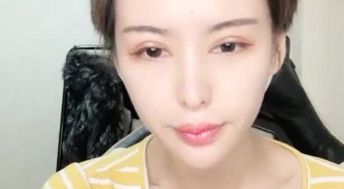 颜值不错御姐美女 头发剪短激情自慰大秀