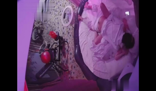 最新流出乐橙酒店情趣炮房大圆床摄像头偷拍合集 ️-性感黑丝女拍完写真被摄影操