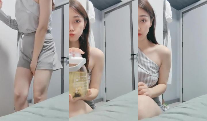 新人~学妹暑期兼职！【美少女圆】颜值明星一样~下海了，这腰线，大白臀，看的人秒硬，想插入进去爽一
