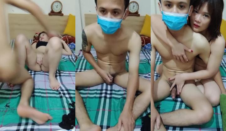敞亮的小少妇露脸跟小哥在家激情啪啪给狼友看，全程露脸让小哥舔逼她玩鸡巴，让小哥压在身下边亲边草内