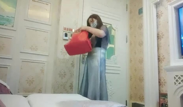 一代炮王疯狂的做爱机器【山鸡岁月】干一炮 拿得比一周工资 小少妇心动了叉开腿随意操水汪汪浪叫连连