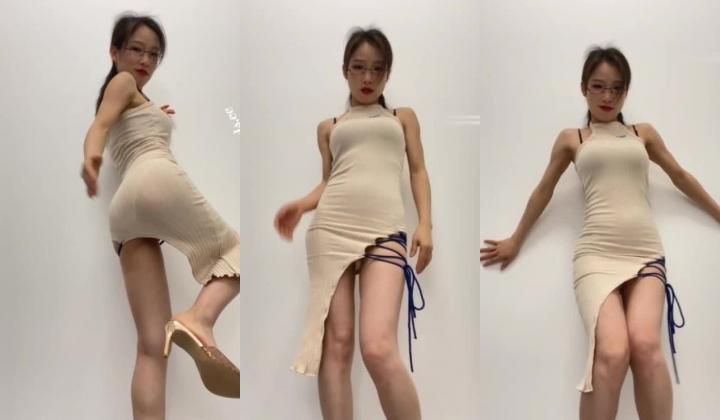 【快手】福利极品御姐『小雪儿』私定自慰全裸动感热舞啪啪