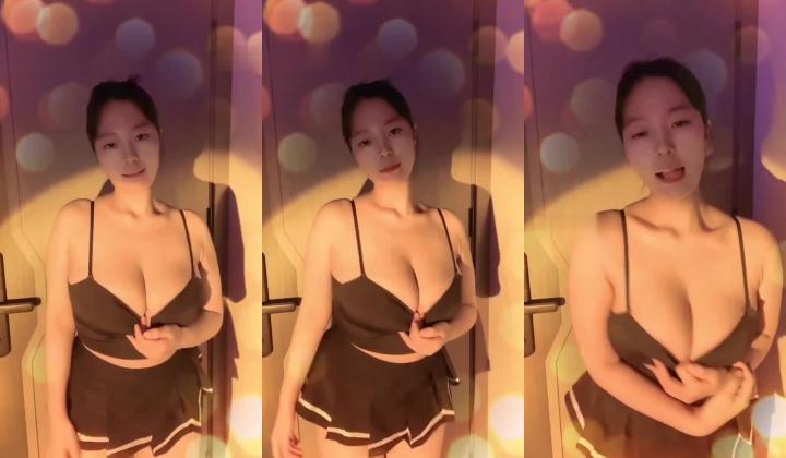 最新快手泄密！大奶少妇【婷宝】定制福利，露脸抖奶自慰骚货身材嘎嘎好