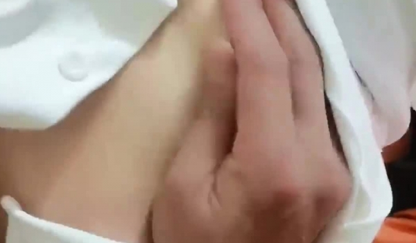 强奸魔下药迷翻少妇公务员没想到还挺骚玩的裤里丝不知道是为哪位领导准备的