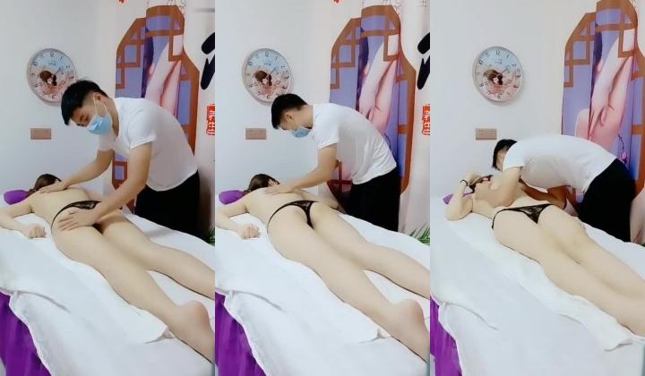 剧情演绎按摩老哥忽悠女客户啪啪，按背乳推脱掉内裤舔逼，上位骑乘抽插边操边打电话，按摩床上翘屁股后