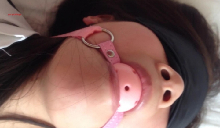 大学生女友芝芝的母狗露出驯化之路
