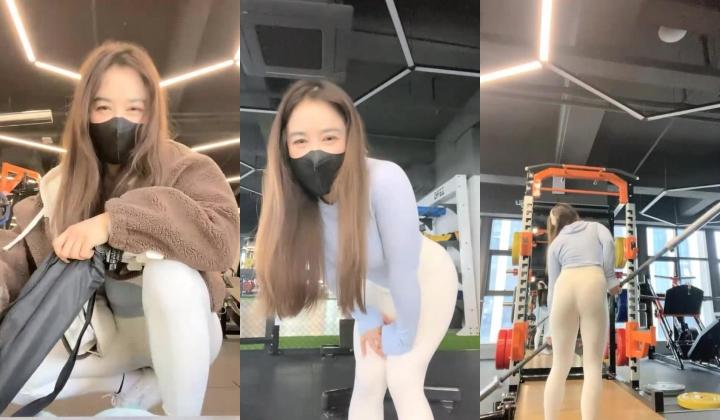 真实，牛逼，刺激，【翘臀桃桃】 ，人来人往的健身房，跳蛋塞逼震动 ，厕所 ，楼梯间露出 高潮喷水