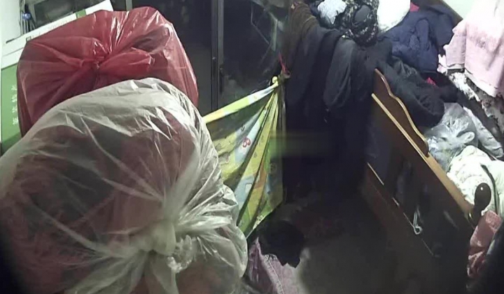 家庭摄像头入侵真实偸拍两口子日常啪啪啪合集 无论何时何地只要有机会都是战场 最佩服在店里打地铺曰