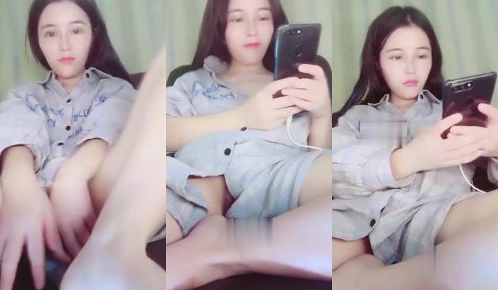 清纯新人妹子（狗尾巴草）直播漏点逼逼特写第一季 精彩不要错过