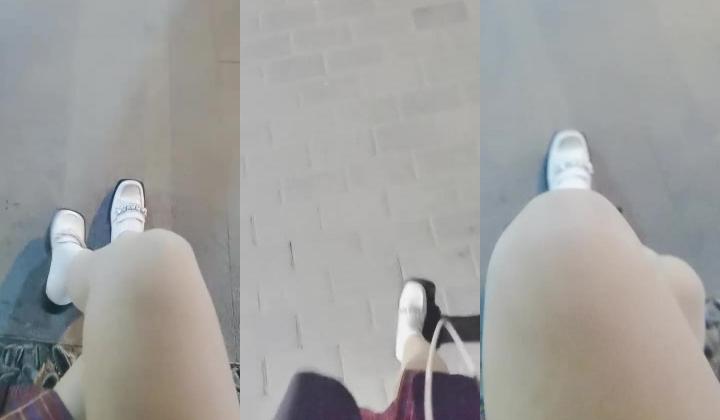 推荐，玩得就是心跳，【了了】，美女戴着跳蛋，坐公交车，户外露出，大黑牛喷水，真实刺激紧张不已，有