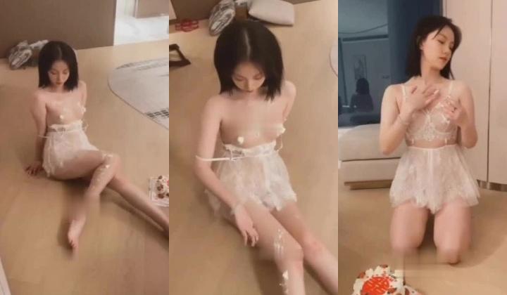 美术老师兼秀人网女神模特【一颗甜蛋黄a】土豪私人订制露三点假屌自慰反差类型的宝藏女孩