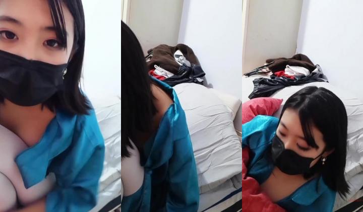 不知名傻白甜00后小主播尺度福利秀 几乎无毛的馒头比真好