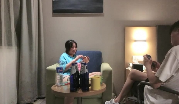 泡良最佳教程，完整版未流出，【666绿帽白嫖良家】，美女收割机，从学生妹到小少妇，舔脚推倒吸奶，