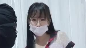 道具自慰男女喷最新 一多大秀第一场，学妹制服被猛男蹂躏，玩奶摸逼口交给力，多姿势爆草抽插露脸掰逼