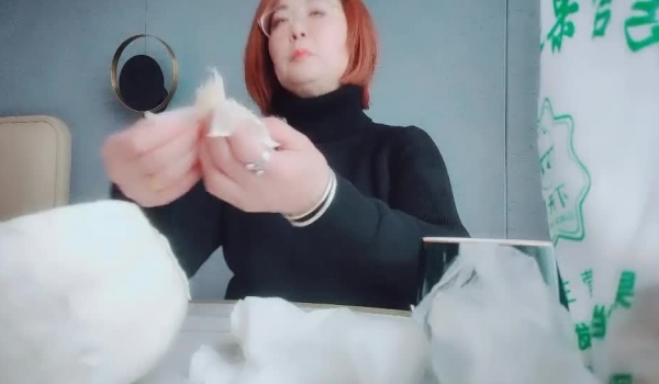 中年妇女收割机 【良家故事】，跟着大神学泡良，知性小学语文老师，几天的情感交流，相约酒店来一场肉