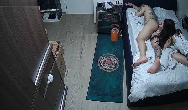 【精品TP】家庭网络破解摄像头 ️偷窥记录颜值天花板美女与男友日常在家喷血画面（完结篇）