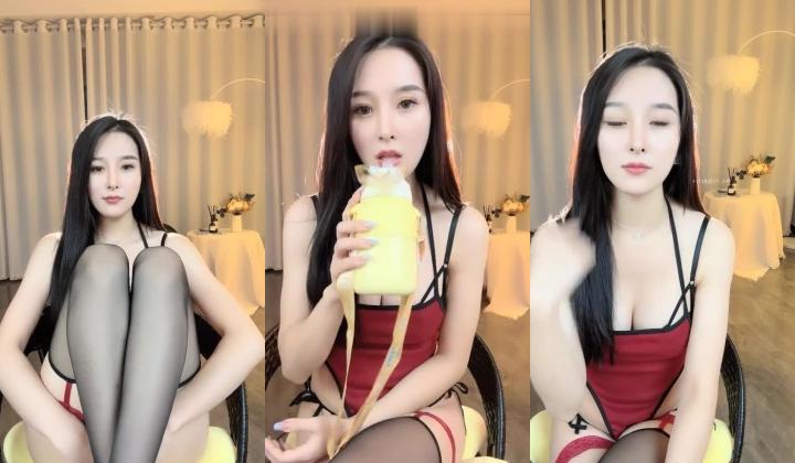 新人！正宗绿播下海~【做你意中人】高跟长腿~顶级颜值！~~极不极品各位大哥说了算~！起码录了她半