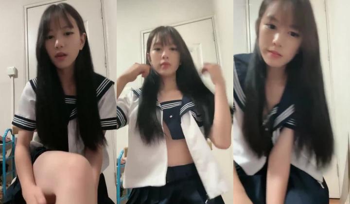 某985高校校花~【乐乐妹妹】兼职下海~扒穴~自摸~洗澡，只跟男友啪啪过，专属胴体奉献给大家