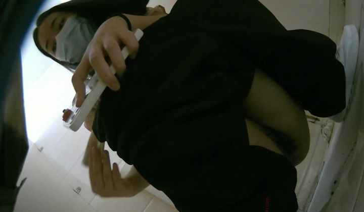 公园女厕暗藏摄像头偷拍 美女少妇的各种美鲍鱼
