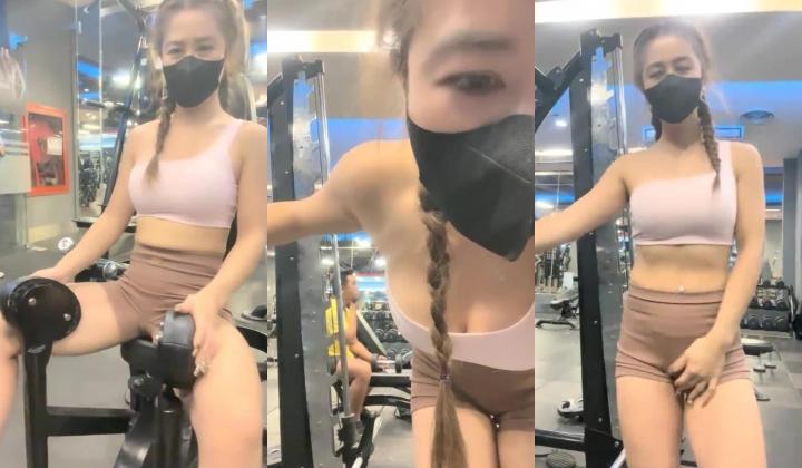 网黄界的黑马，瀑布式喷水，【翘臂桃桃】泰国游，到健身房玩跳蛋，牛郎圈找牛郎，被操的大喷水