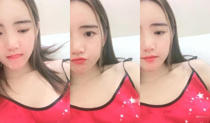 超嫩清纯学生妹 说话声音巨好听 下面的毛很浓密 小穴一看就是很少被开发的 真是便宜了土豪 白白嫩