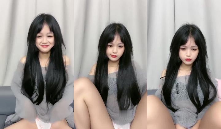 超人气洛丽塔学妹回归，翻版小杨超越，【小易的so啵啵】，精致小脸蛋，小仙女上下粉嫩，多场无套内射