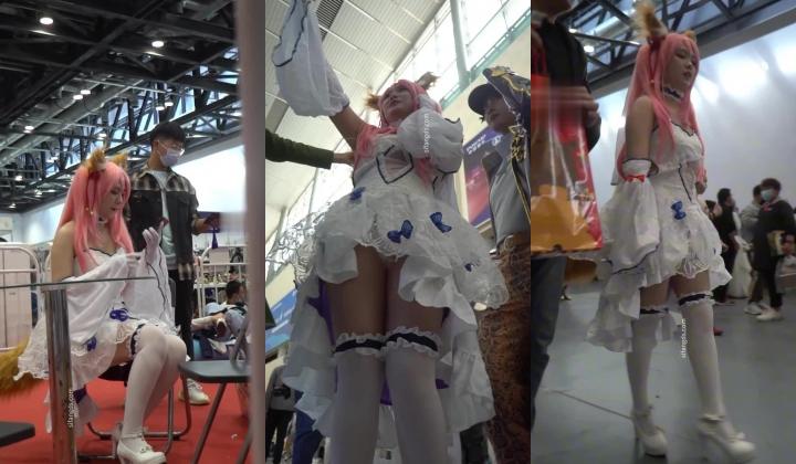 超强画质『BCbananacat』街拍系列合集 前后抄底COSPLAY聚会里的嫩妹