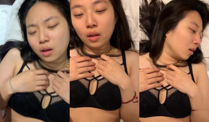 露脸泄密！师范大学毕业眼镜小姐姐私密生活曝光，反差母狗一枚
