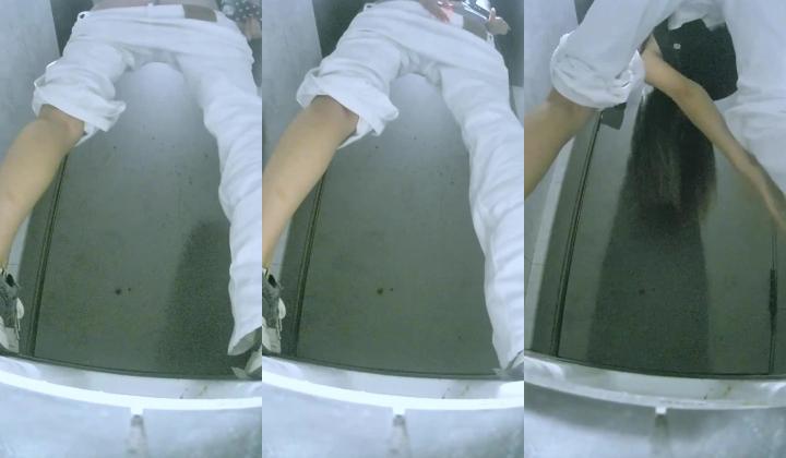 夜总会酒吧女厕后拍各种黑丝高跟 美女如云其中几个性感圆臀大屁股