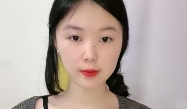 超粉嫩美穴小姐姐！外表文静乖巧美女！特写掰穴，摸几下就湿了，小骚逼没人操，这小穴真不错