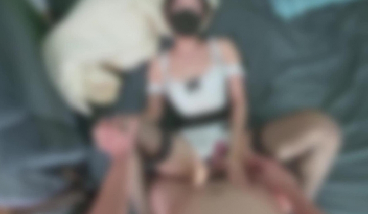 百万粉丝撸铁健身教练Ellie私拍，与金主各种性爱自拍，前凸后翘身材无敌
