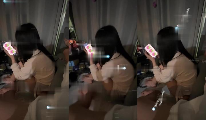 江南第一深情，【元歌的恋爱日记】，15号女主，大一学生妹，165cm，50KG蓝色连衣裙