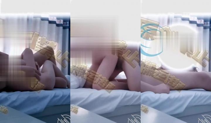 和女儿去看她姥姥路过小旅馆休息下（我射在外面了）
