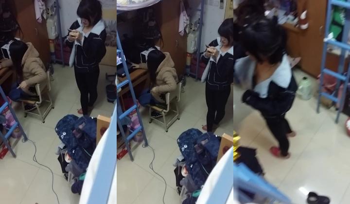 妹子出卖偷拍室友在宿舍换衣服裸睡 有时候还明目张胆的拍