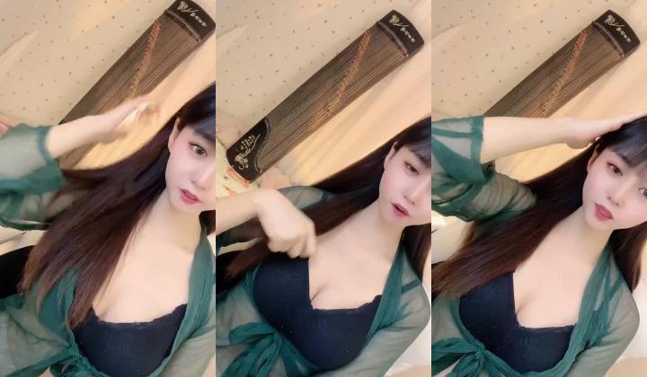 超级大美女，艺校古筝女孩，【朵儿】，气质爆棚，蝴蝶逼爱好者的福音，粉木耳湿漉漉，脸蛋美奶子大，十