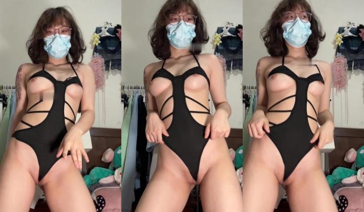 青春无敌 推特人气极品萝莉可甜可盐百变舞姬【嗨酱】高价定制完结，裸舞、怼脸紫薇 视觉冲击
