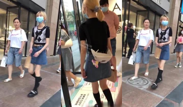 街头抄底牛B摄影师竟然直接把摄像头放到妹子裙子里面去了 ️真不知道是怎么做到的