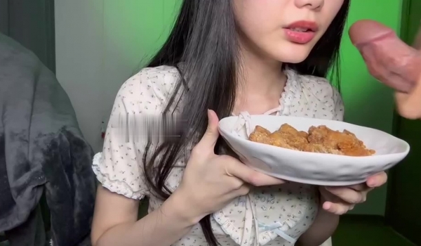 电报群VIP精液盛宴系列！乱伦变态老哥调教母狗堂妹2连发，口交深喉取精，精液士力架+炸鸡
