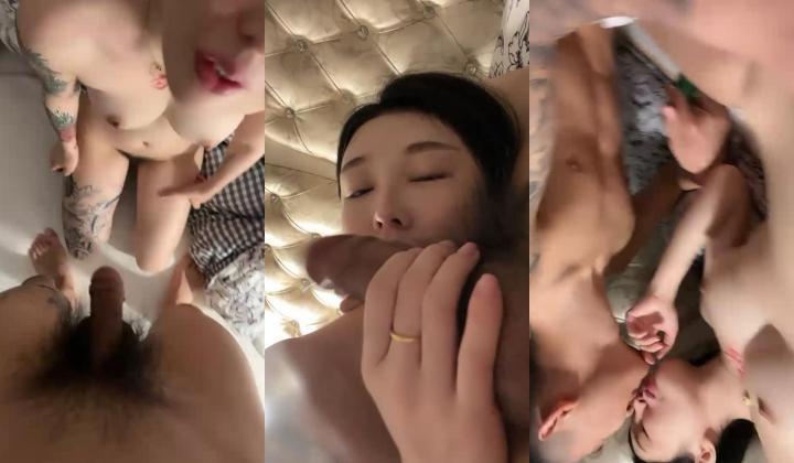 女神来了露脸上演教科书式口交大鸡巴，性感纹身胸前的发财好刺激，让小哥爱不释手口交大鸡巴射嘴抠她骚