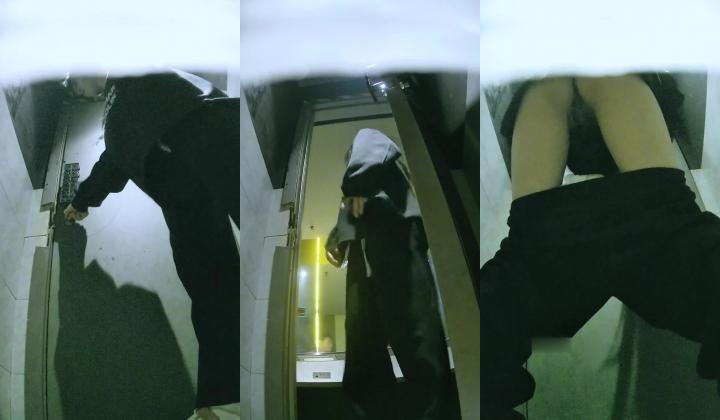 夜总会酒吧女厕后拍各种黑丝高跟 美女如云白色增高鞋靓妹的一线粉逼怒对摄像头