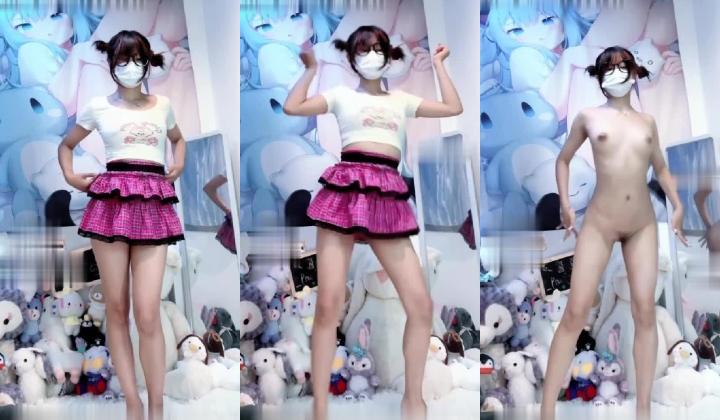 青春无敌抖音风推特超人气一字马小仙女【一只可爱简】时下热门BGM变装裸舞秀~身材无敌