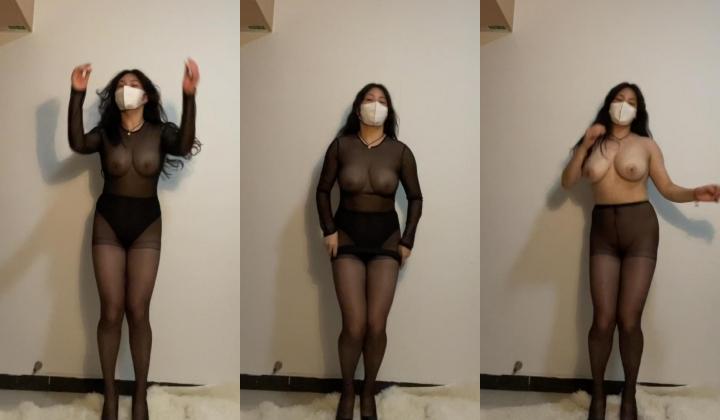 巨乳网红· ️· 万听· ️· 小姐姐，乳舞跳起来犹如大摆锤，谁来抓住她们！