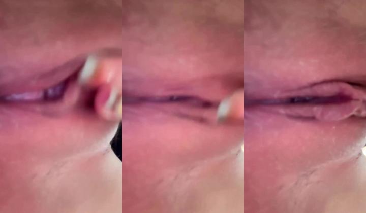 推特人气女神，【前女友礼酱】，前男友拍第三视角，大鸡巴学长猛干，各种服装应接不暇