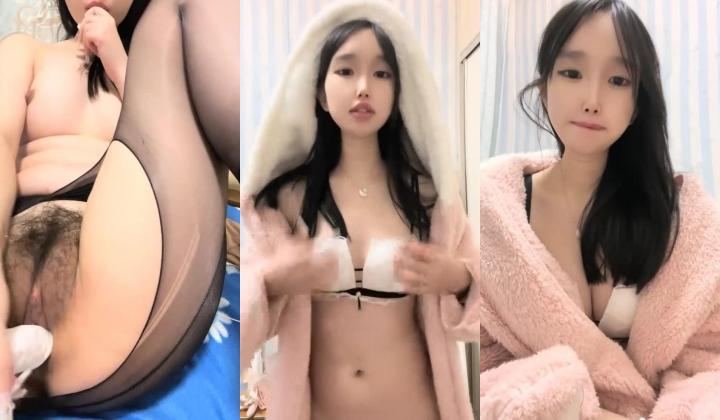 【小悦宝】校花学妹~!清纯学生服~掰穴特写~新道具自慰~清纯反差婊，爱嫩妹