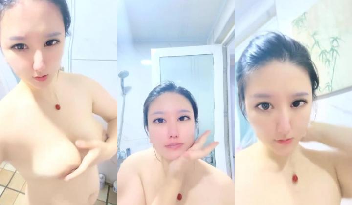 还在哺乳期，清秀美人妻，【庄青莼】，挤出奶水自己尝尝，无套内射，生过娃的女人已经彻底放开了