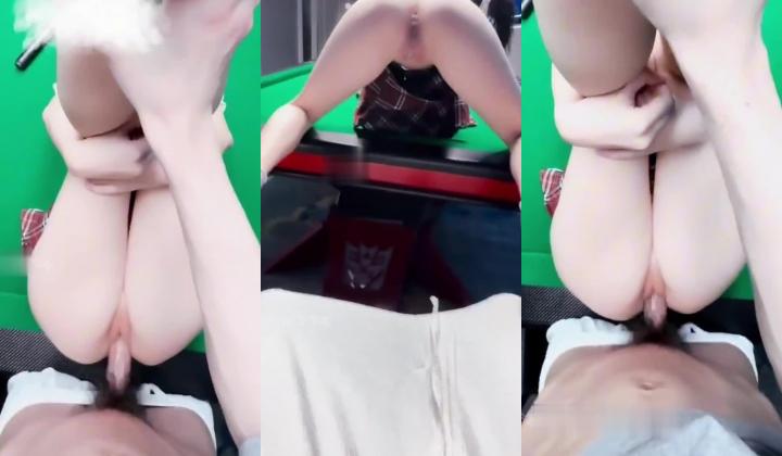 震撼兄妹乱伦【意淫自己妹妹】 台球室跟妹妹肆无忌惮的嗨，台球桌当床，叫嚣着输球惩罚，肆意狂操妹妹