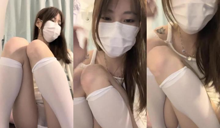 【少女和猫】学妹还贷偷偷播~!美乳长腿~自慰~流白浆 ~ 学妹很少上线，偷偷播都时间短，视频多
