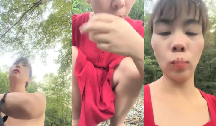 离异少妇，【单亲少妇】，炎热的夏天，到野外小溪游泳，到处撒尿，村里人都没发现