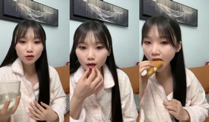 大学生再就业，22岁邻家女，清纯校花，【垂死番茄酱】，无套狂操内射~白浆直流